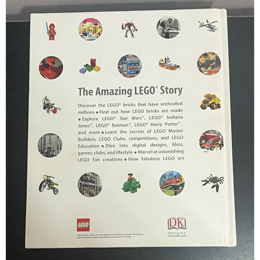 LEGO Book by Daniel Lipkowitz and Dorling Kindersley Publishing (2009) Hardcover